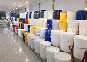www.巨根吉安容器一楼涂料桶、机油桶展区